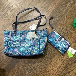Purse and wristlet wallet